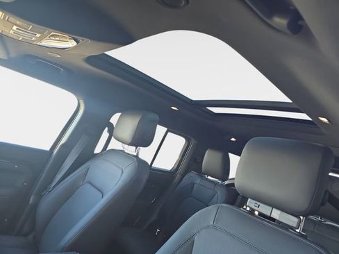 New 2026 Land Rover Defender 130 X-Dynamic SE image 17