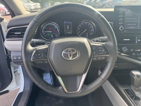 Used 2021 Toyota Camry SE FWD image 12