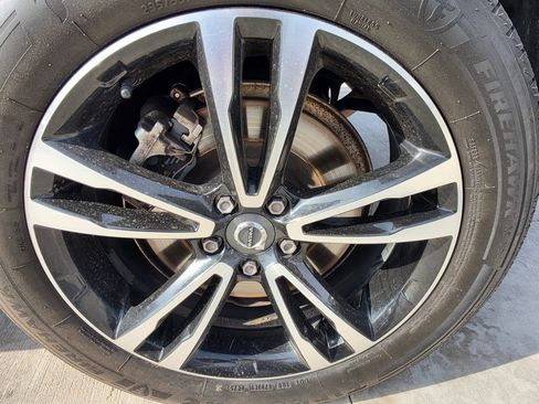 Used 2019 Volvo XC60 T8 Momentum w/ Premium Package AWD/4WD image 10