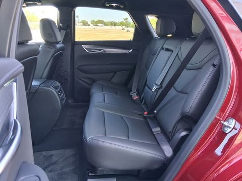 New 2026 Cadillac XT5 Luxury image 21