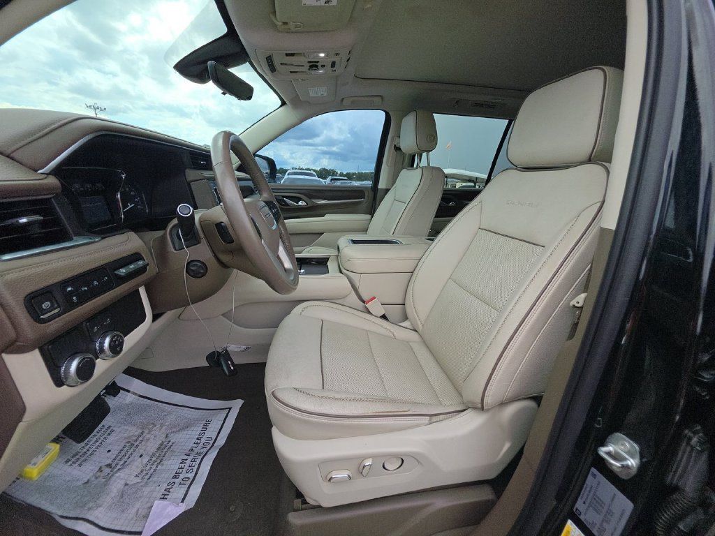 Used 2021 GMC Yukon Denali w/ Denali Premium Package RWD image 4