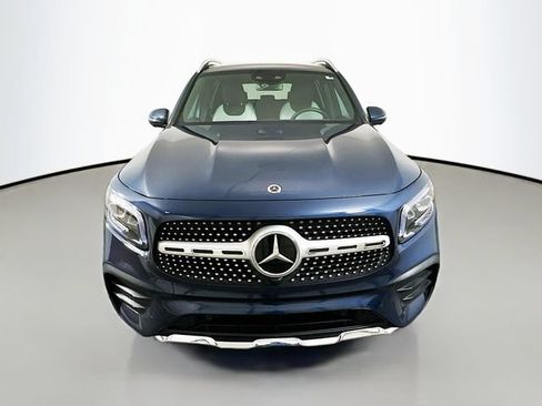 Used 2022 Mercedes-Benz GLB 250 image 2