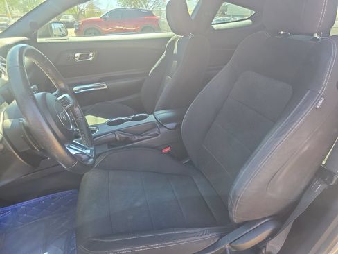 Used 2016 Ford Mustang Coupe RWD image 11