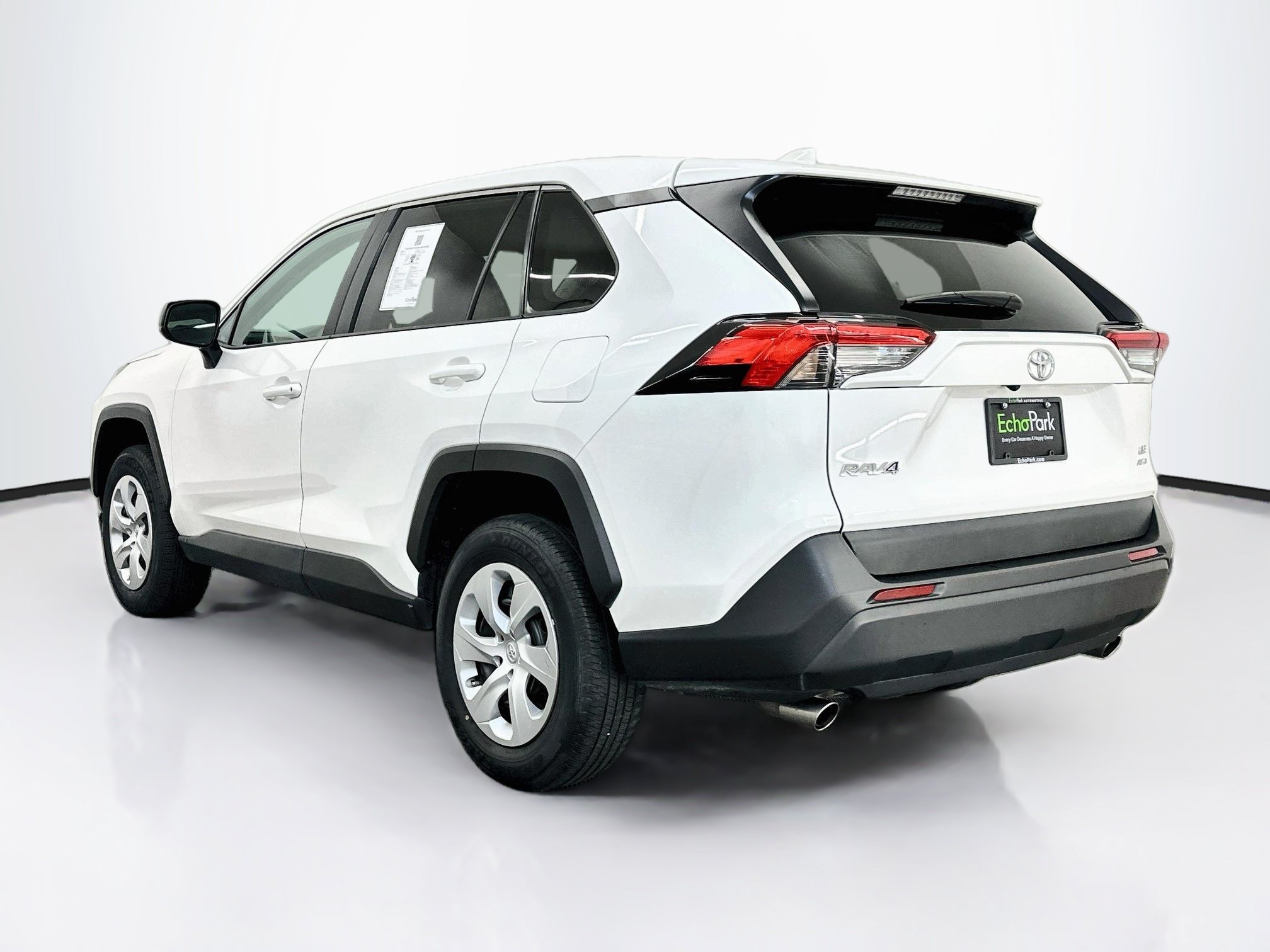 Used 2025 Toyota RAV4 LE AWD/4WD image 5