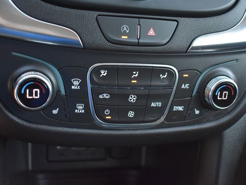 Used 2023 Chevrolet Equinox LT FWD image 32