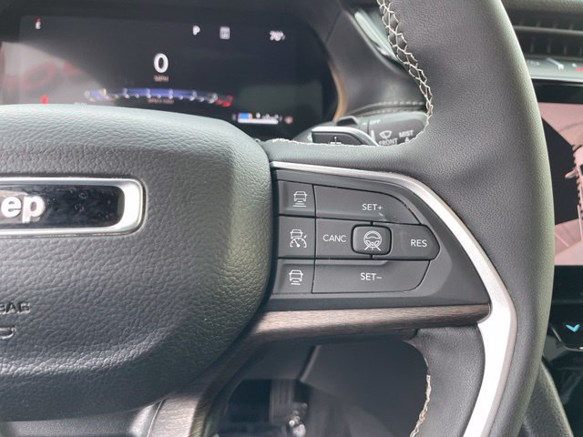 Used 2026 Jeep Grand Cherokee Limited AWD/4WD image 16