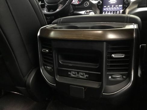 Used 2022 RAM 1500 Laramie AWD/4WD image 19