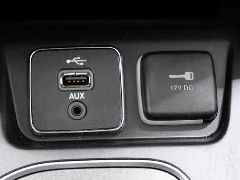 Used 2019 Jeep Cherokee Trailhawk w/ Comfort/Convenience Group image 22