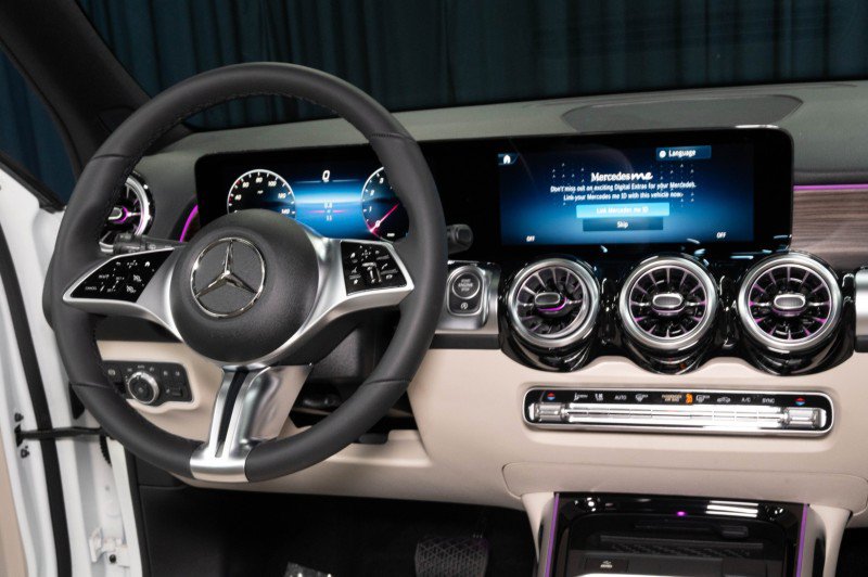 New 2026 Mercedes-Benz GLB 250 4MATIC image 19
