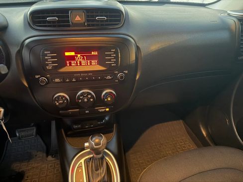 Used 2014 Kia Soul + FWD image 13
