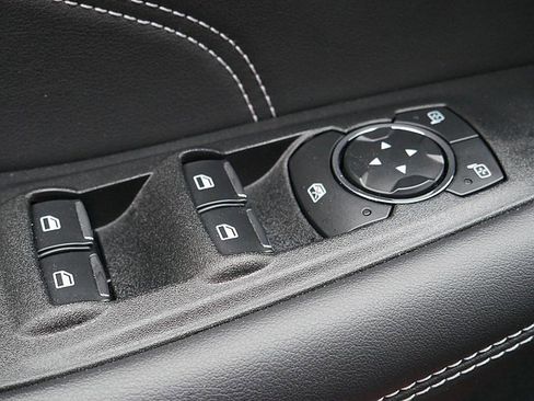 Used 2024 Ford Edge Titanium image 25