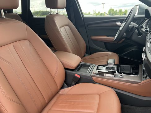 Used 2022 Audi Q5 2.0T Premium Plus w/ Premium Plus Package AWD/4WD image 35