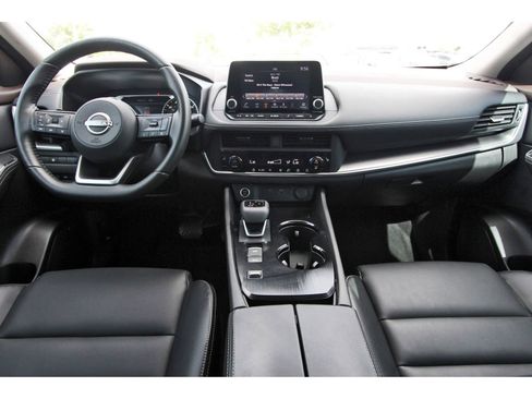 Used 2023 Nissan Rogue SV w/ SV Premium B Package FWD image 12