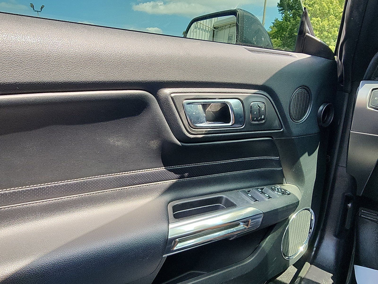 Used 2019 Ford Mustang Premium w/ Equipment Group 201A RWD image 18