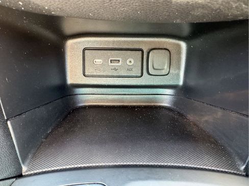 Used 2023 Chevrolet Equinox LT AWD/4WD image 17