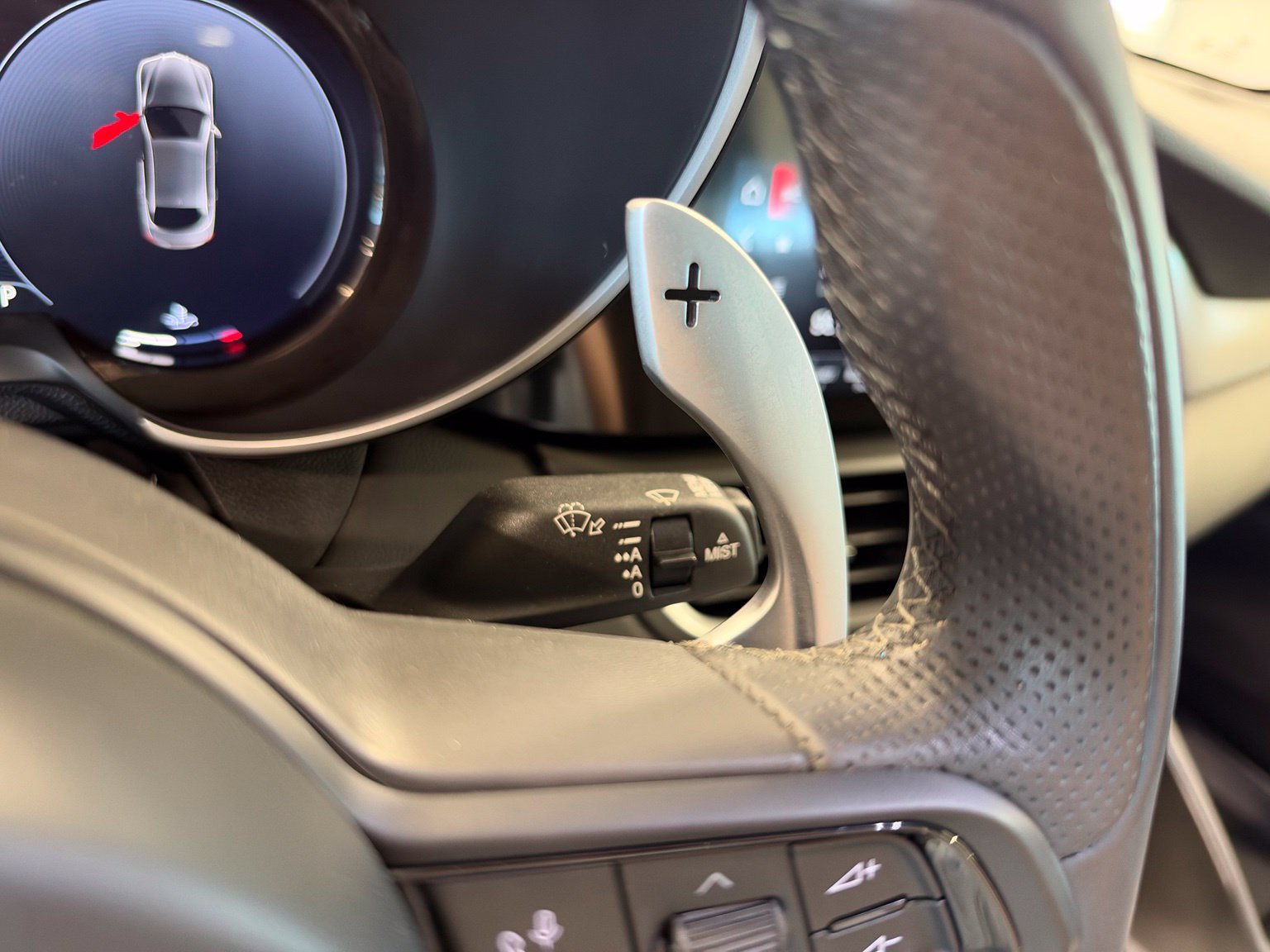Used 2025 Alfa Romeo Giulia RWD image 18