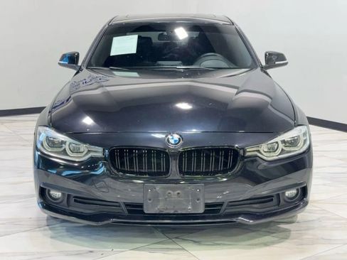 Used 2018 BMW 320i Sedan w/ Sport Package image 3