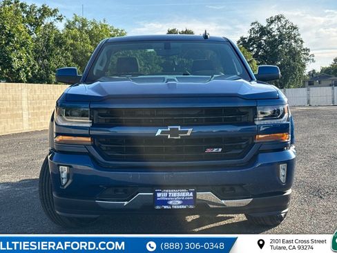 Used 2018 Chevrolet Silverado 1500 LT w/ LT Convenience Package AWD/4WD image 11