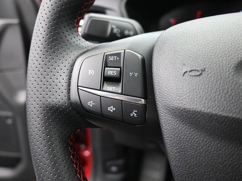 Used 2025 Ford Escape ST-Line image 7