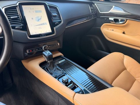 Used 2018 Volvo XC90 T6 Momentum w/ Momentum Plus Package AWD/4WD image 13