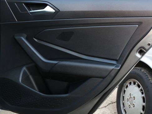 Used 2021 Volkswagen Jetta SE image 35