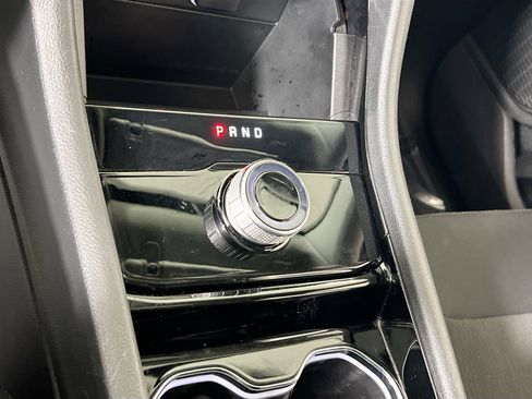 Used 2023 Jeep Grand Cherokee Laredo image 16