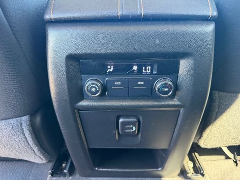 Used 2020 Chevrolet Traverse LS AWD/4WD image 24