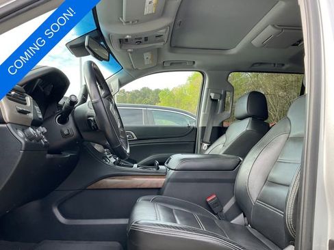 Used 2019 GMC Yukon XL Denali w/ Denali Ultimate Package image 3
