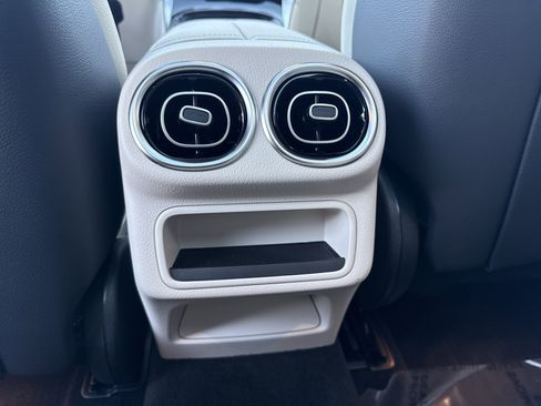 Certified 2025 Mercedes-Benz GLC 300 image 32