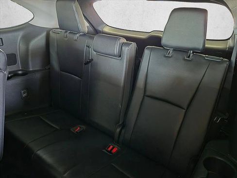 Used 2021 Toyota Highlander XLE AWD/4WD image 21