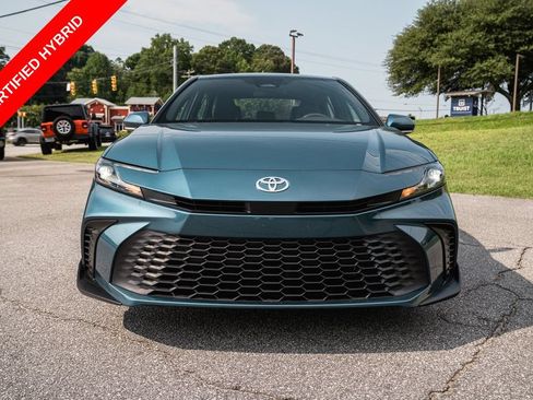 Used 2025 Toyota Camry SE FWD image 2