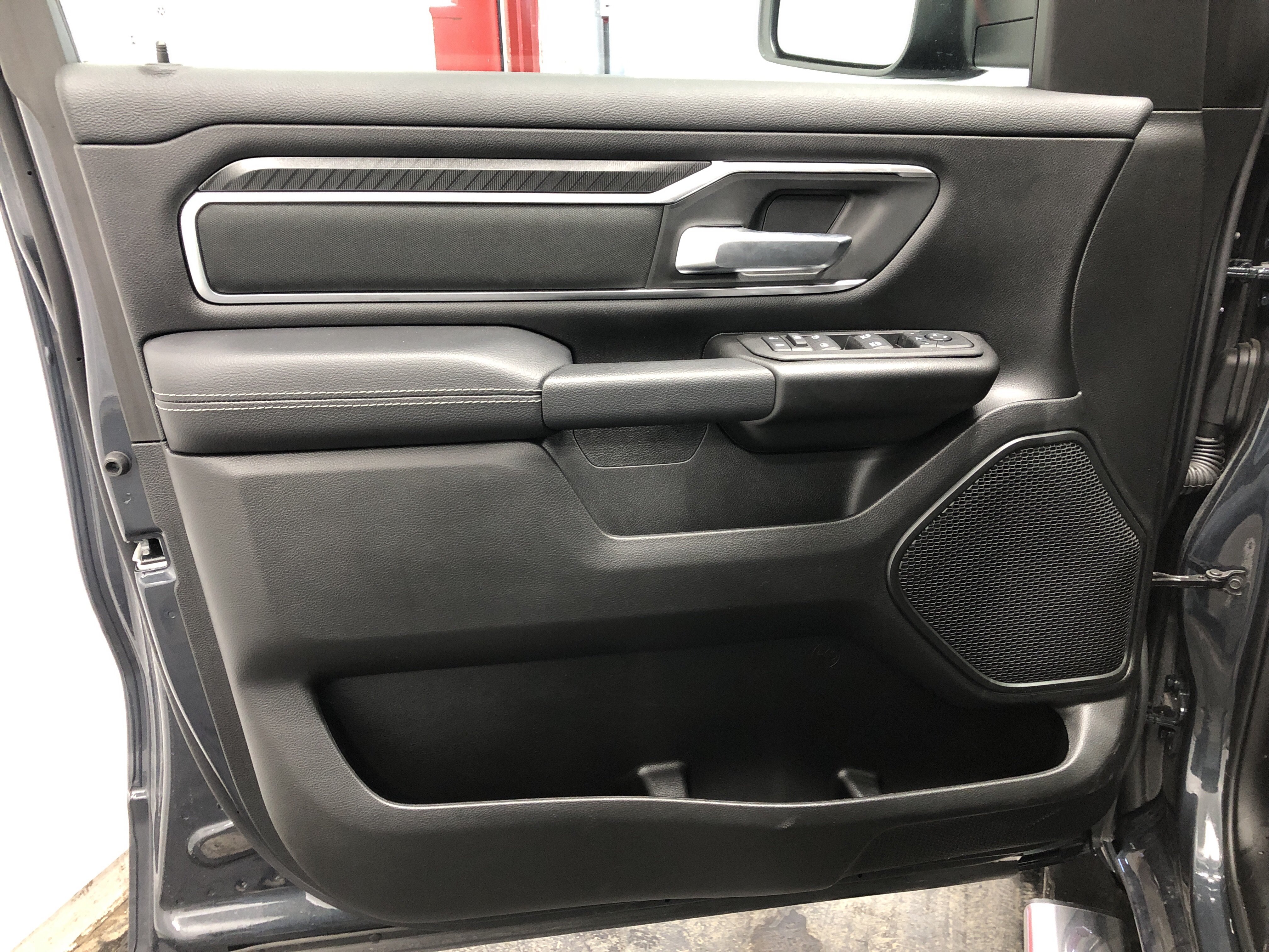 Certified 2025 RAM 1500 Big Horn AWD/4WD image 17