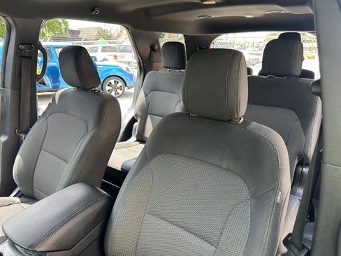 Used 2018 Ford Explorer XLT image 30