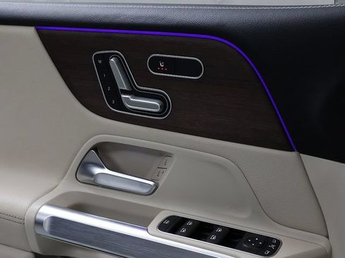 Certified 2023 Mercedes-Benz GLB 250 4MATIC image 22