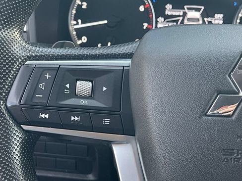 Used 2022 Mitsubishi Outlander ES AWD/4WD image 16