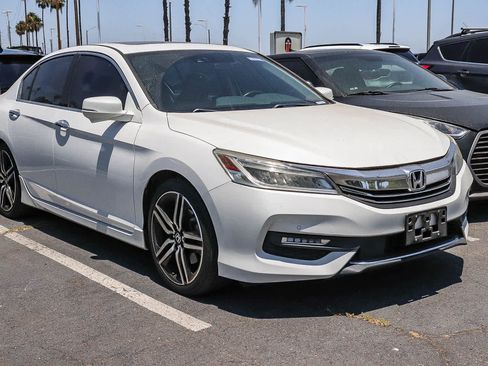 Used 2016 Honda Accord Touring image 24