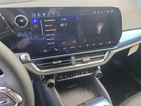 New 2026 Chevrolet Equinox EV LT image 24