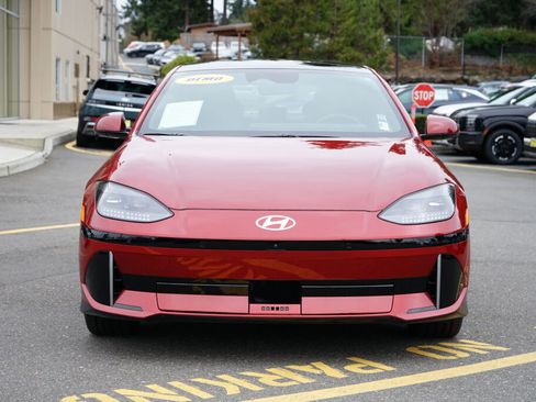 Used 2024 Hyundai Ioniq 6 Limited image 2