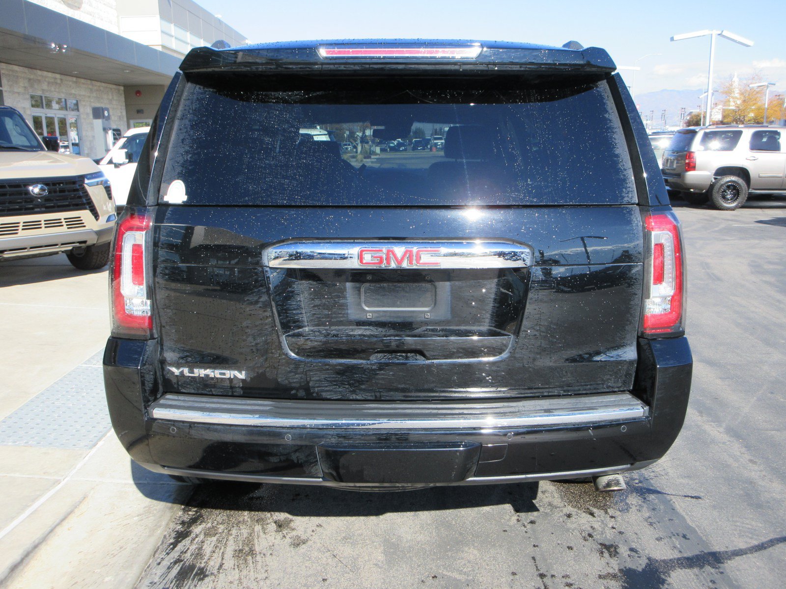 Used 2016 GMC Yukon Denali w/ Open Road Package AWD/4WD image 8