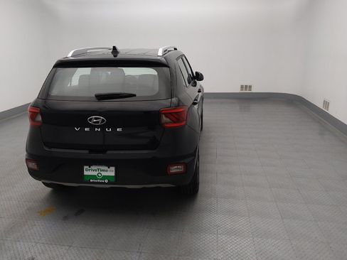 Used 2022 Hyundai Venue SEL FWD image 7
