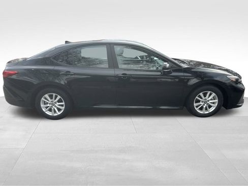 Used 2025 Toyota Camry LE image 22