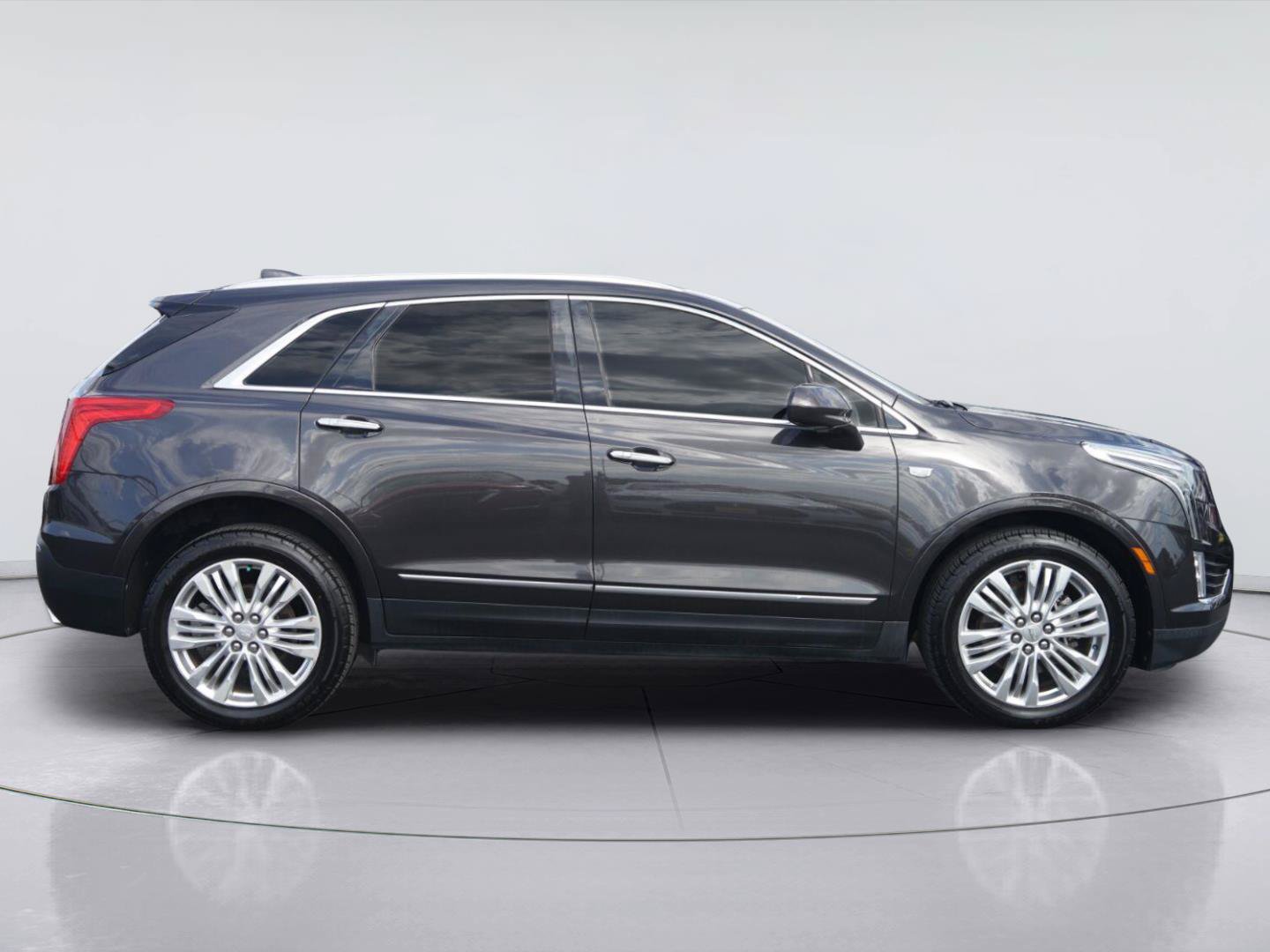 Used 2018 Cadillac XT5 Premium Luxury AWD/4WD image 5