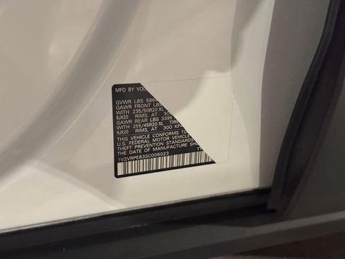 Used 2025 Volkswagen ID.4 Pro S image 19