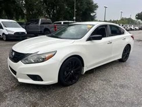 Used 2018 Nissan Altima 2.5 SR w/ SR Midnight Edition FWD image 1