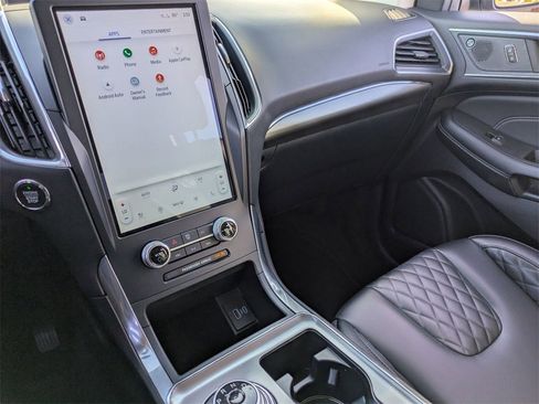 Used 2024 Ford Edge Titanium image 20