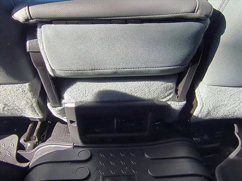 Used 2018 RAM 3500 Tradesman w/ Chrome Appearance Group image 17