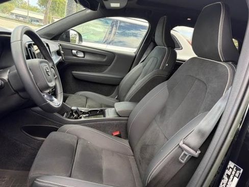 Used 2023 Volvo XC40 Recharge Plus w/ Protection Package Premier image 20