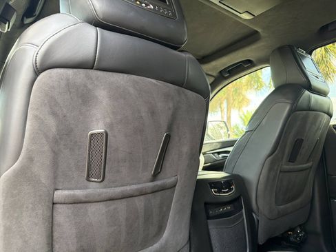 Used 2018 Cadillac Escalade Platinum AWD/4WD image 20