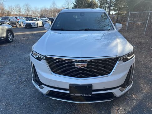 Used 2023 Cadillac XT6 Premium Luxury image 9