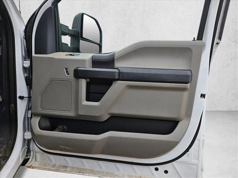 Used 2022 Ford F250 XL w/ Power Equipment Group image 22